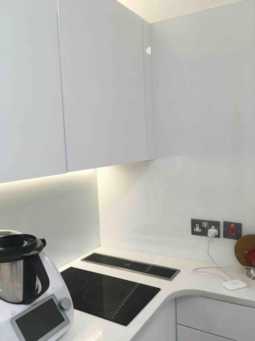Newly Refurbished 2-bedroom Flat In Notting Hill Lägenhet London