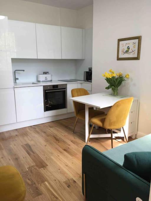 Lägenhet Newly Refurbished 2-bedroom Flat In Notting Hill *