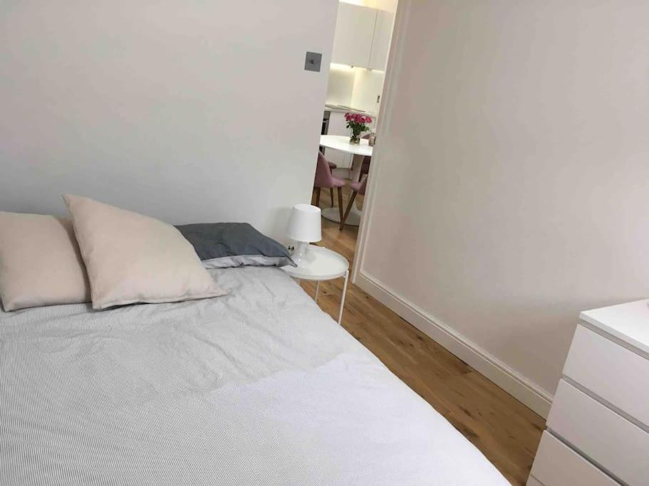 Lägenhet Newly Refurbished 2-bedroom Flat In Notting Hill London