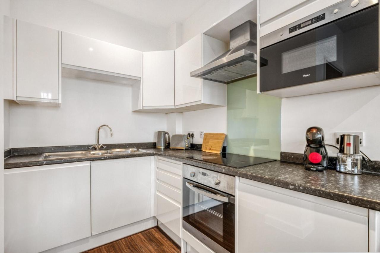 Fantastic 1 Bed By Heathrow Airport Lejlighed London