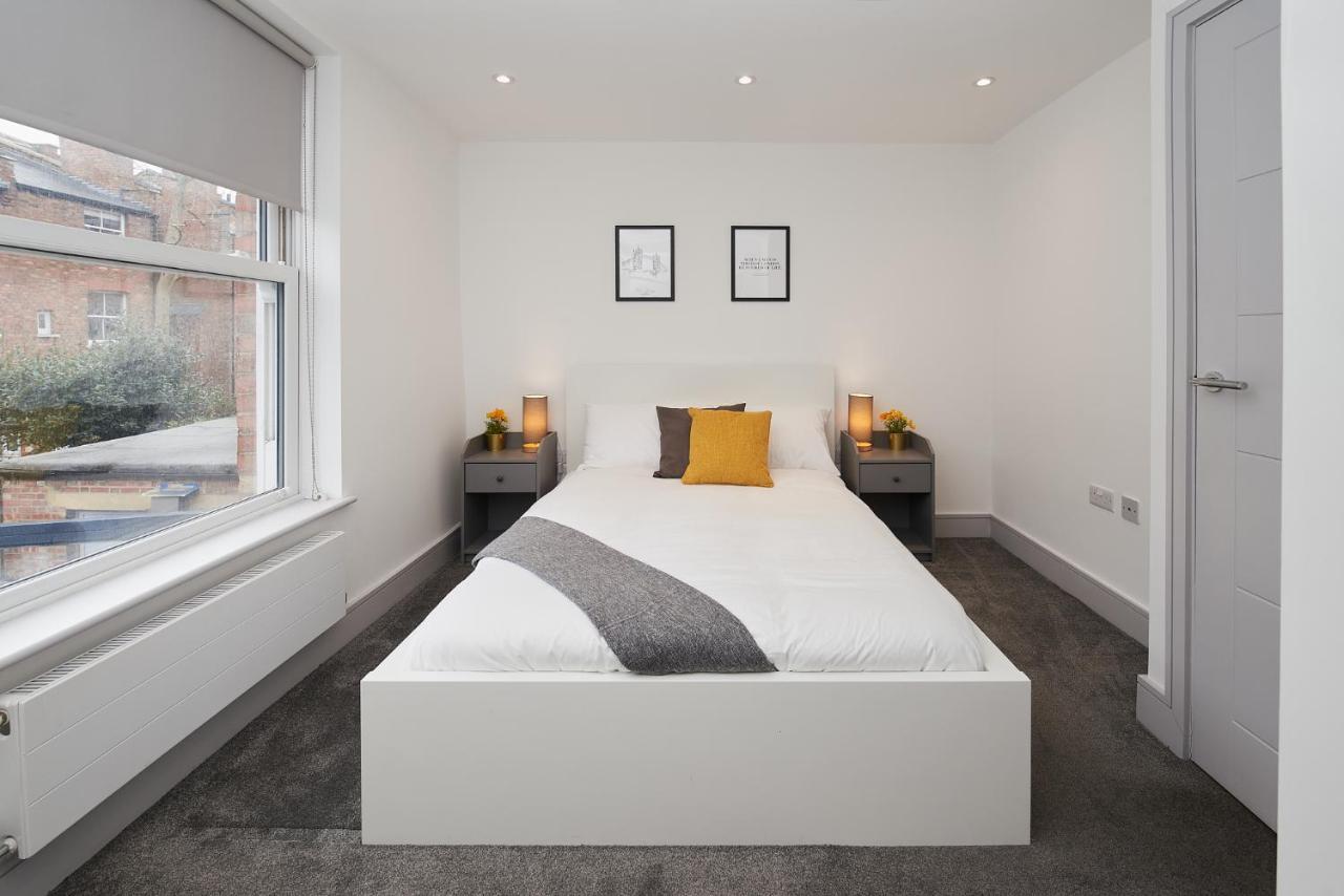 High Spec 2 Bed W/parking Available Apartment