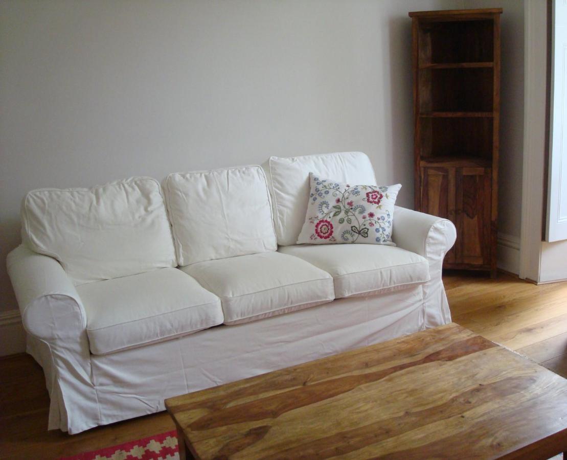 Apartment Luxury Holland Park, Sleeps 2, Free S'Fast Wifi *