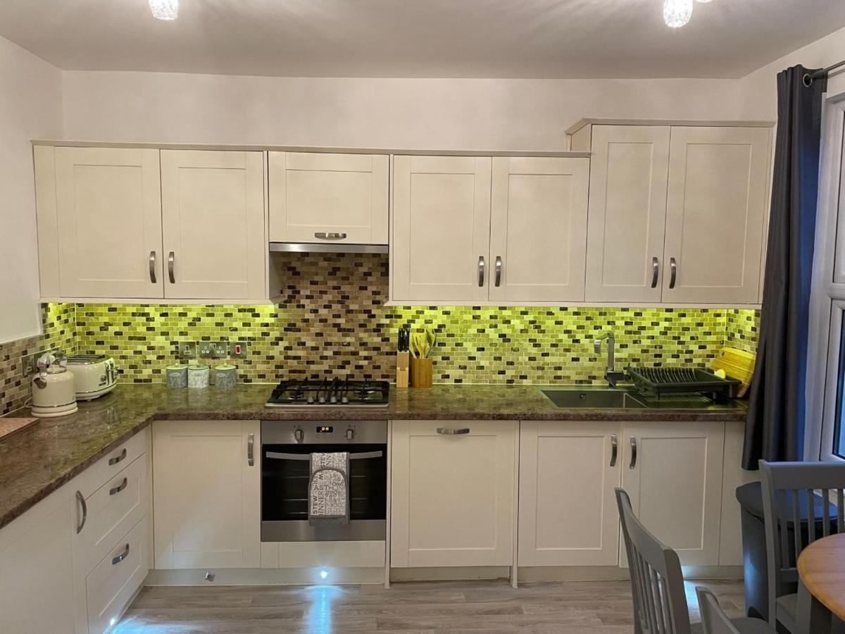 Luxury 5 Star - Parking, Garden, Nr Greater Metro Stations Appartement