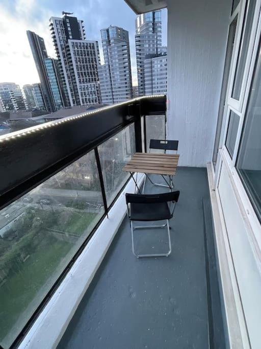 Self-catering Fully Equipped In Vauxhall * London