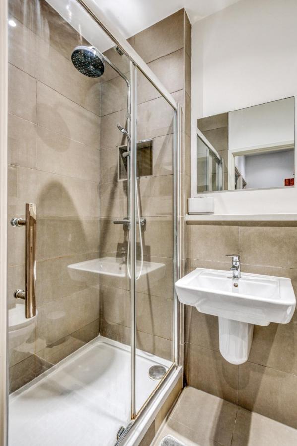 Fantastic 1 Bed By Heathrow Airport Lejlighed