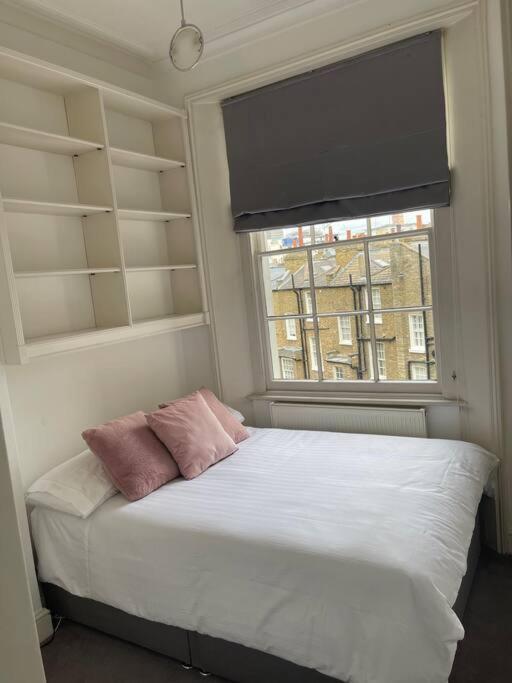 Apartment Stunning Grand 2 Bed, 2 Bath Apartment,