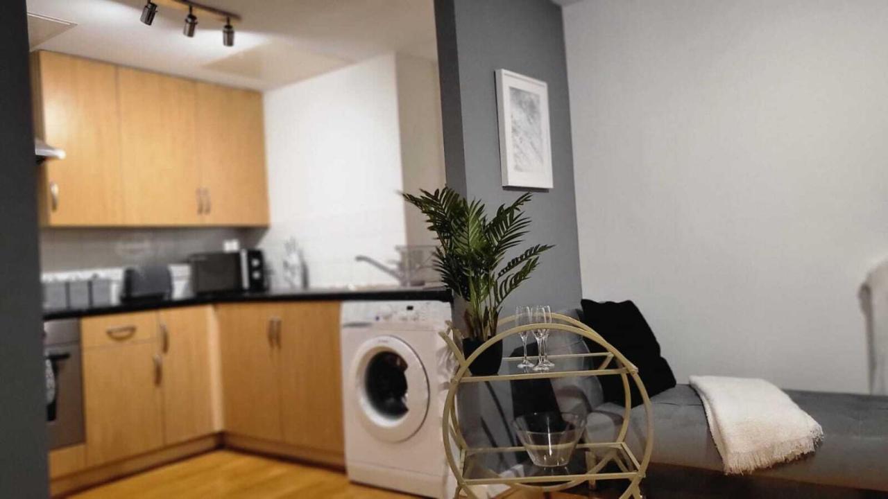 Appartement Luxury Gem By Emirates Stadium - Ultimate Fan Experience Londen
