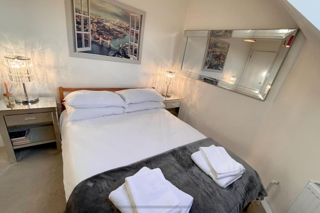 Lejlighed Spacious 1 Bedroom W/ Outdoor Terrace