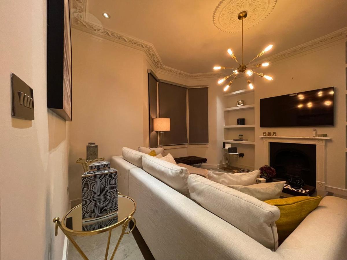 Spacious 4br, 2ba Feriehus London