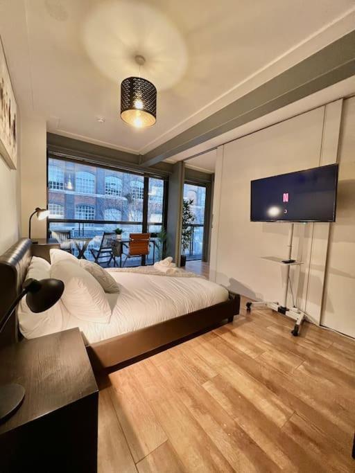 Appartamento 2bed Stratford With Easy Access To London, O2, Excel, Parking Nearby Londra