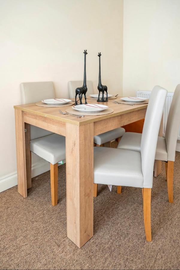 Semesterbostad 2 Bed Terraced House With Loft In Stratford London