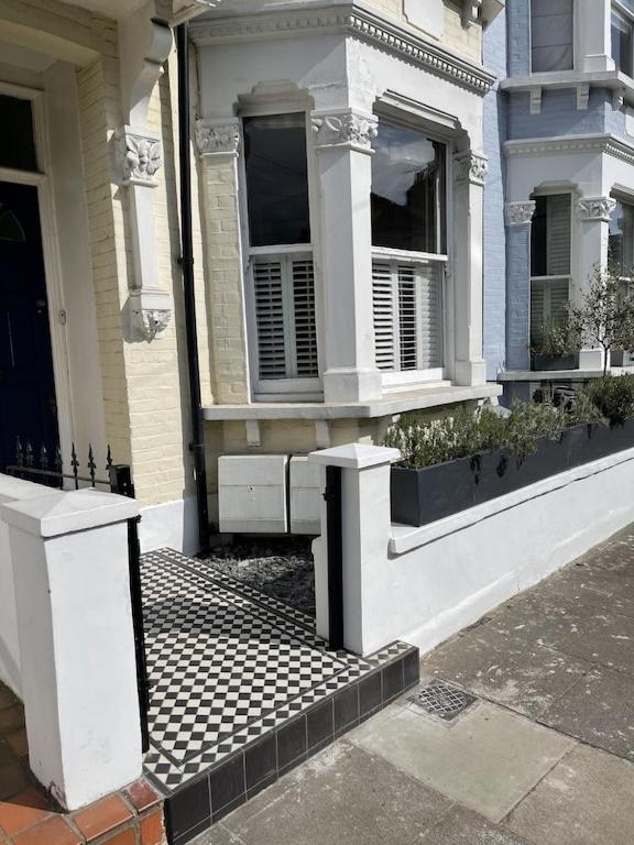 Beautiful Ground Floor Garden Flat Appartement
