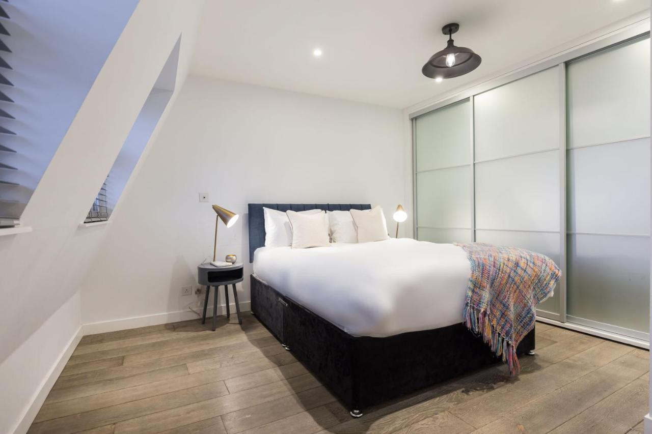 Urban Chic - Rathbone