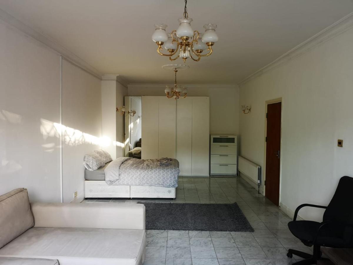 Large Spacious In Zone 2 Alloggio in famiglia *