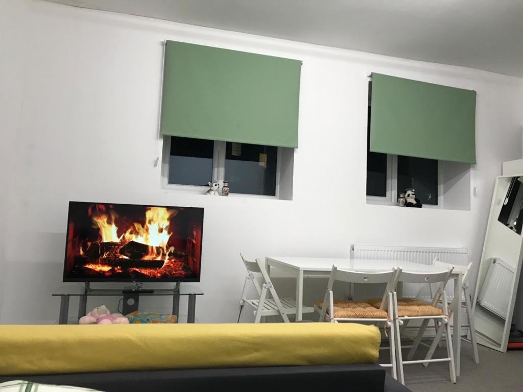 Fabulous Flat In Heart Of London