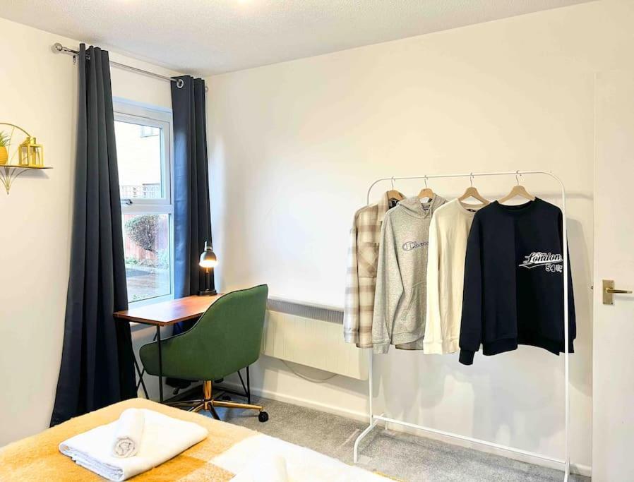 Free Parking - Business Or Relocation - Weekly Or Monthly - 4 Guests By Hofin Stays Short Lets & Serviced Lägenhet London