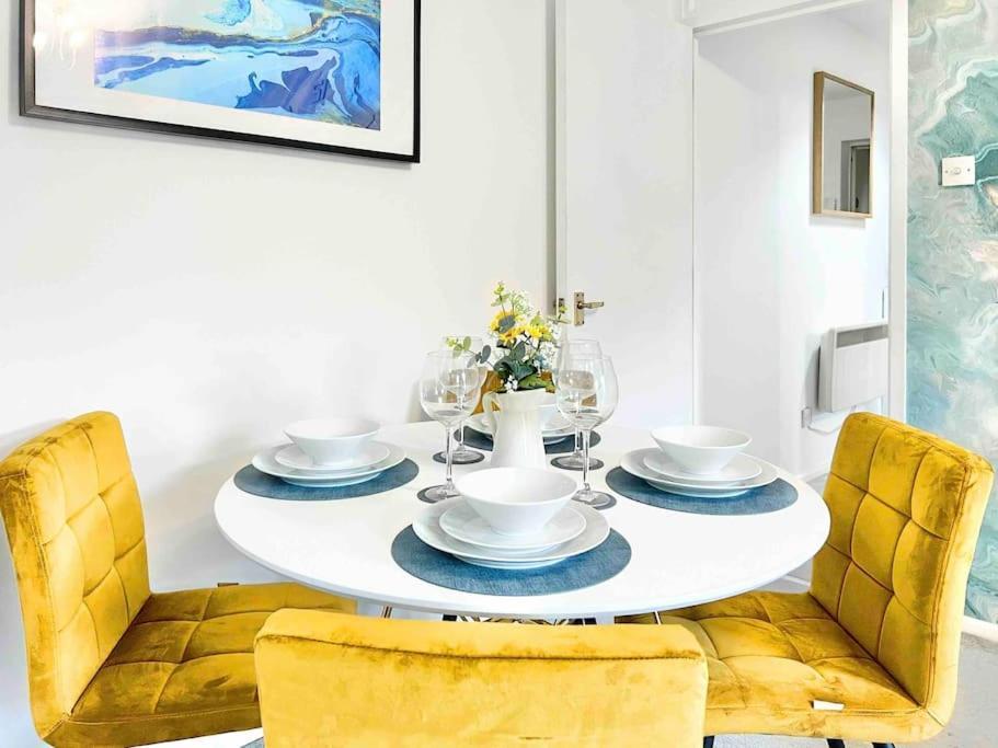 Free Parking - Business Or Relocation - Weekly Or Monthly - 4 Guests By Hofin Stays Short Lets & Serviced London