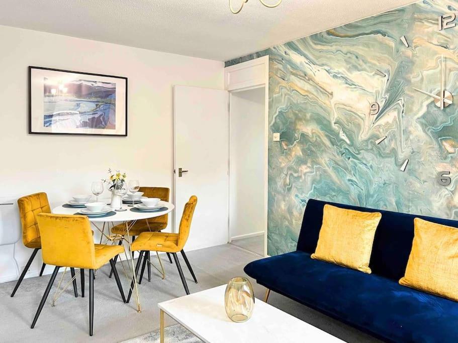 Free Parking - Business Or Relocation - Weekly Or Monthly - 4 Guests By Hofin Stays Short Lets & Serviced Lägenhet *