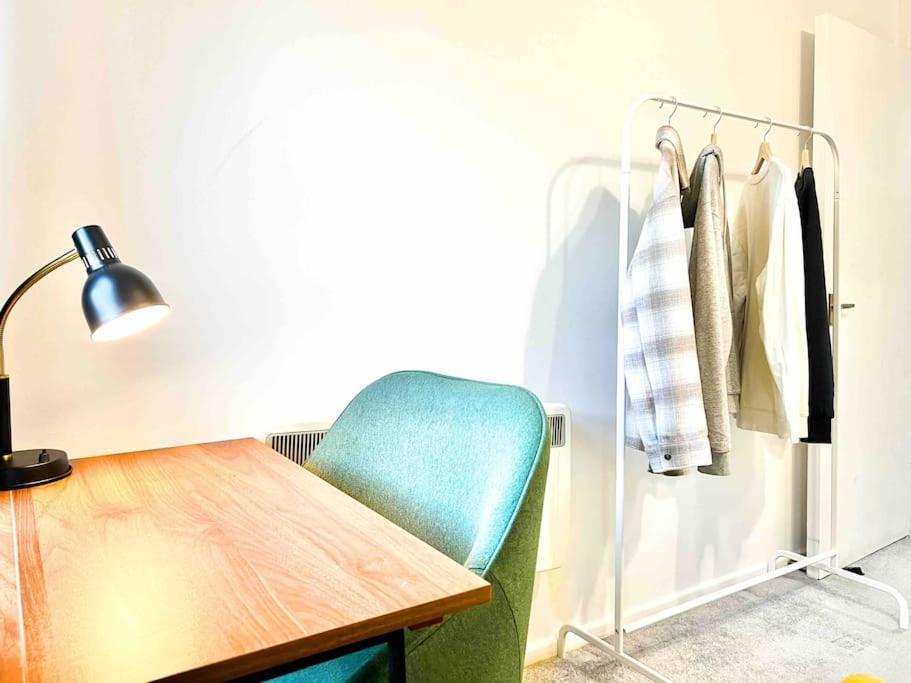 Free Parking - Business Or Relocation - Weekly Or Monthly - 4 Guests By Hofin Stays Short Lets & Serviced Lägenhet London