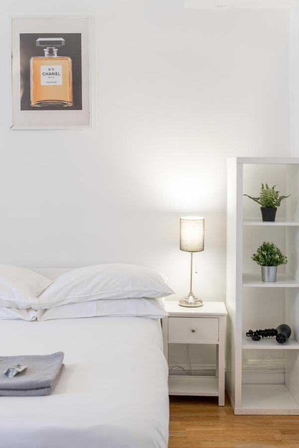 Soho & Covent Garden Apartment, Sleeps 3 *