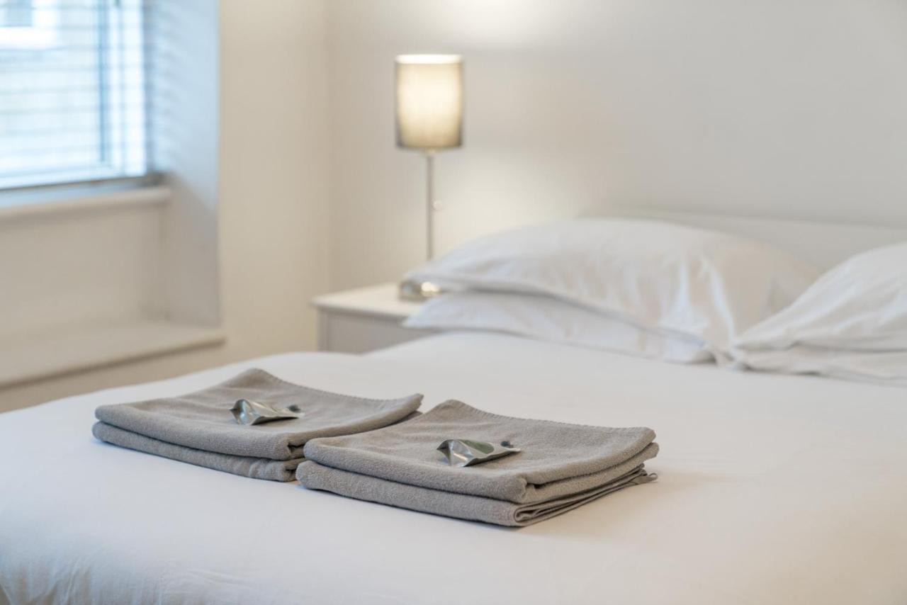 Soho & Covent Garden Apartment, Sleeps 3 Apartment *