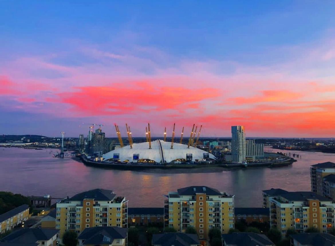 Skylineviews 2 Bed 2 Bath Flat Near Canary Wharf, O2 & Excel Leilighet
