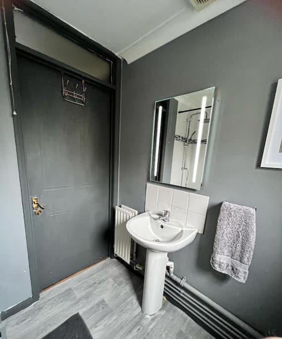 Apartment Lovely, Two Bedroom Central Location