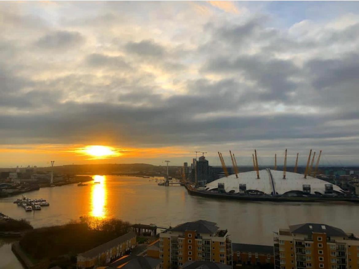 Skylineviews 2 Bed 2 Bath Flat Near Canary Wharf, O2 & Excel
