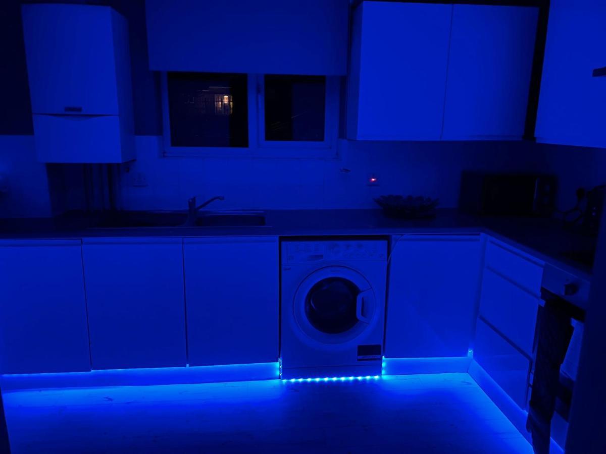 Lovely, Two Bedroom Central Location London