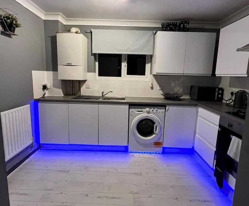 Apartment Lovely, Two Bedroom Central Location