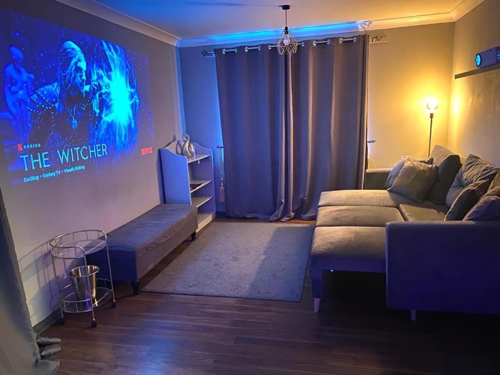 Lovely, Two Bedroom Central Location