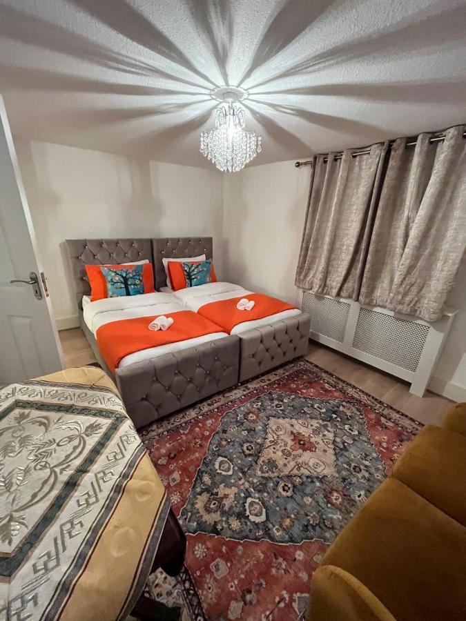 Holiday home A Stunning 3 Bedroom House *