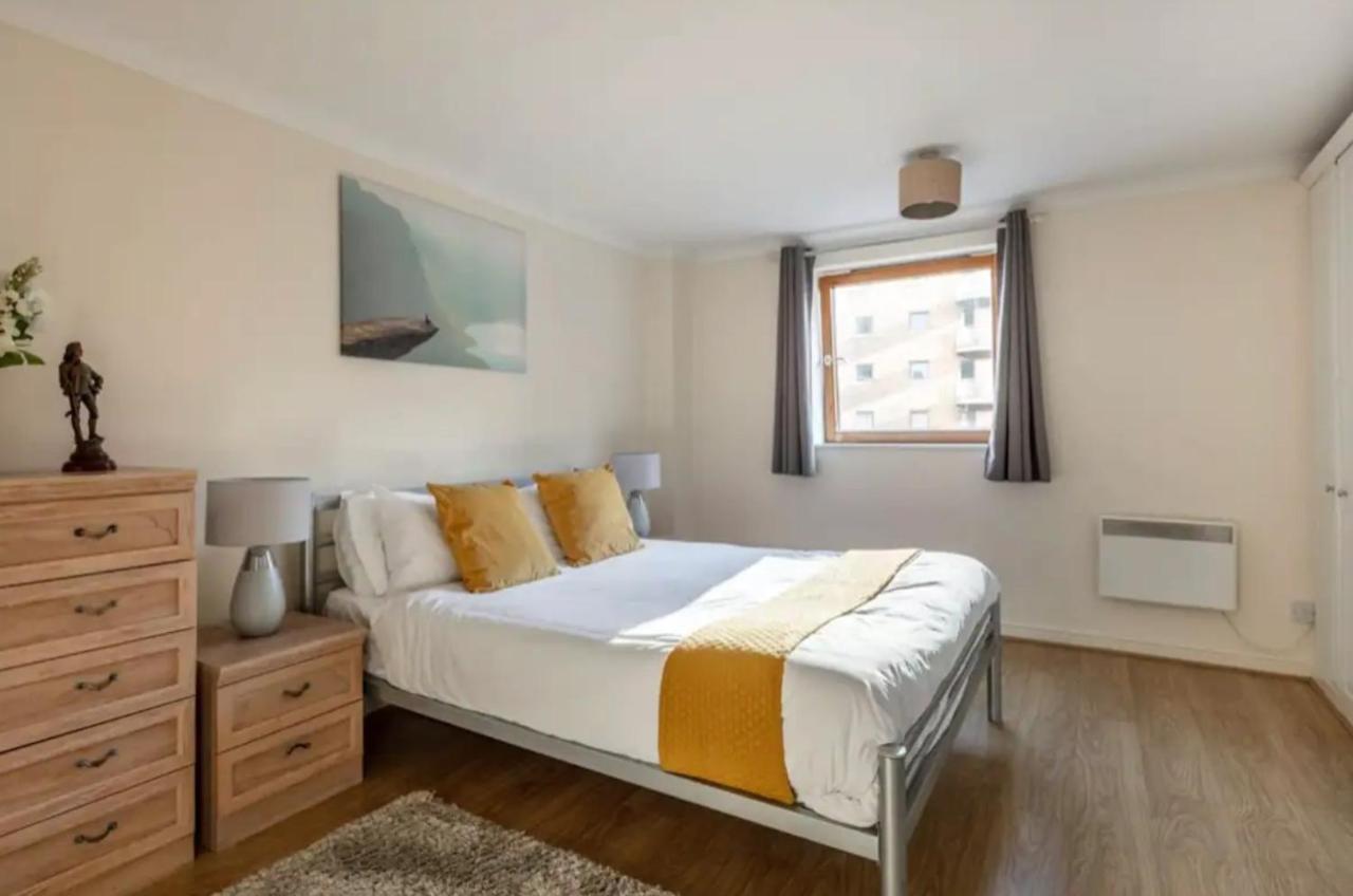 1 Bedroom Flat With Free Parking Londres