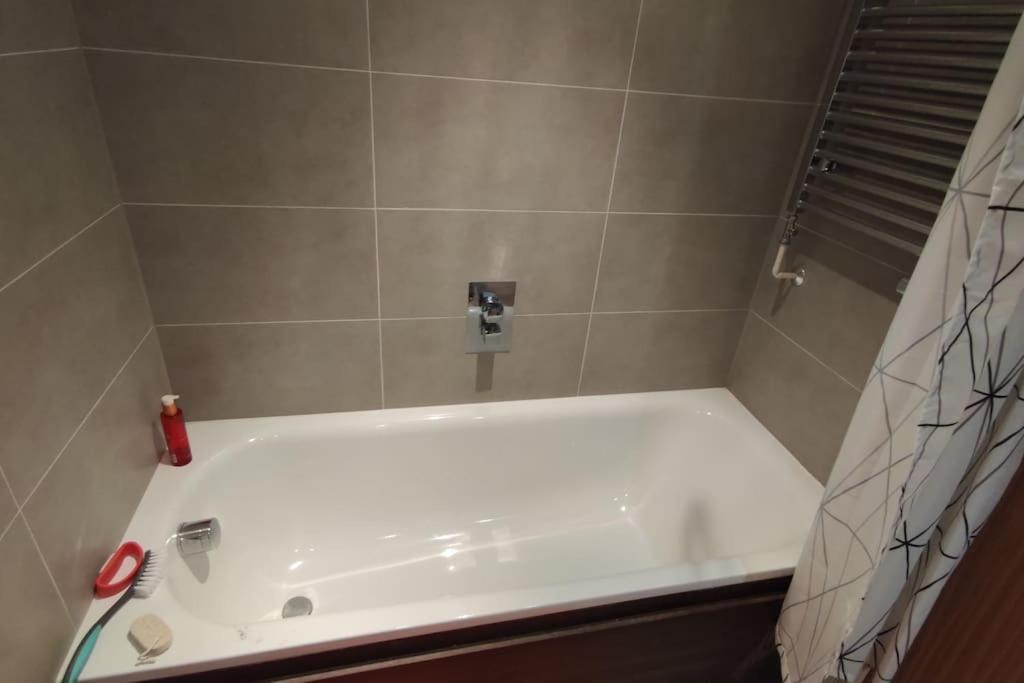 Lägenhet Cosy And Spacious In Forest Hill London