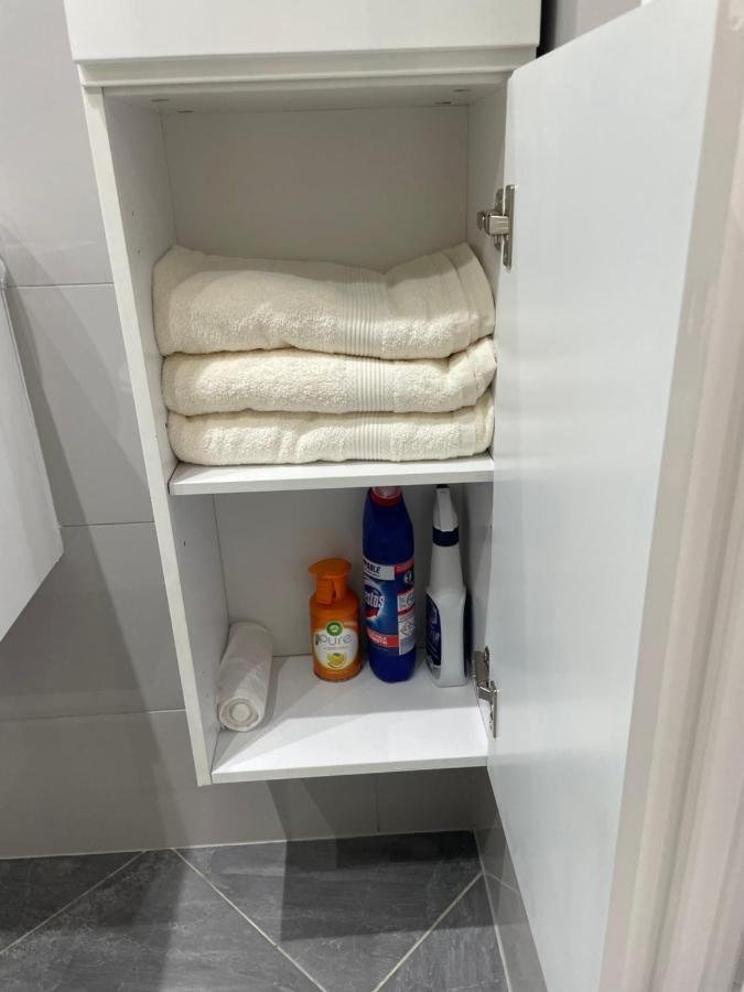 Two Bedrooms Londres