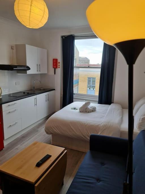 Chic & Modern In Caledonian Rd Appartement *