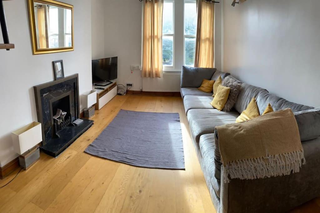 3 Double Bedroomed Flat, Acton. London, Uk Lejlighed *
