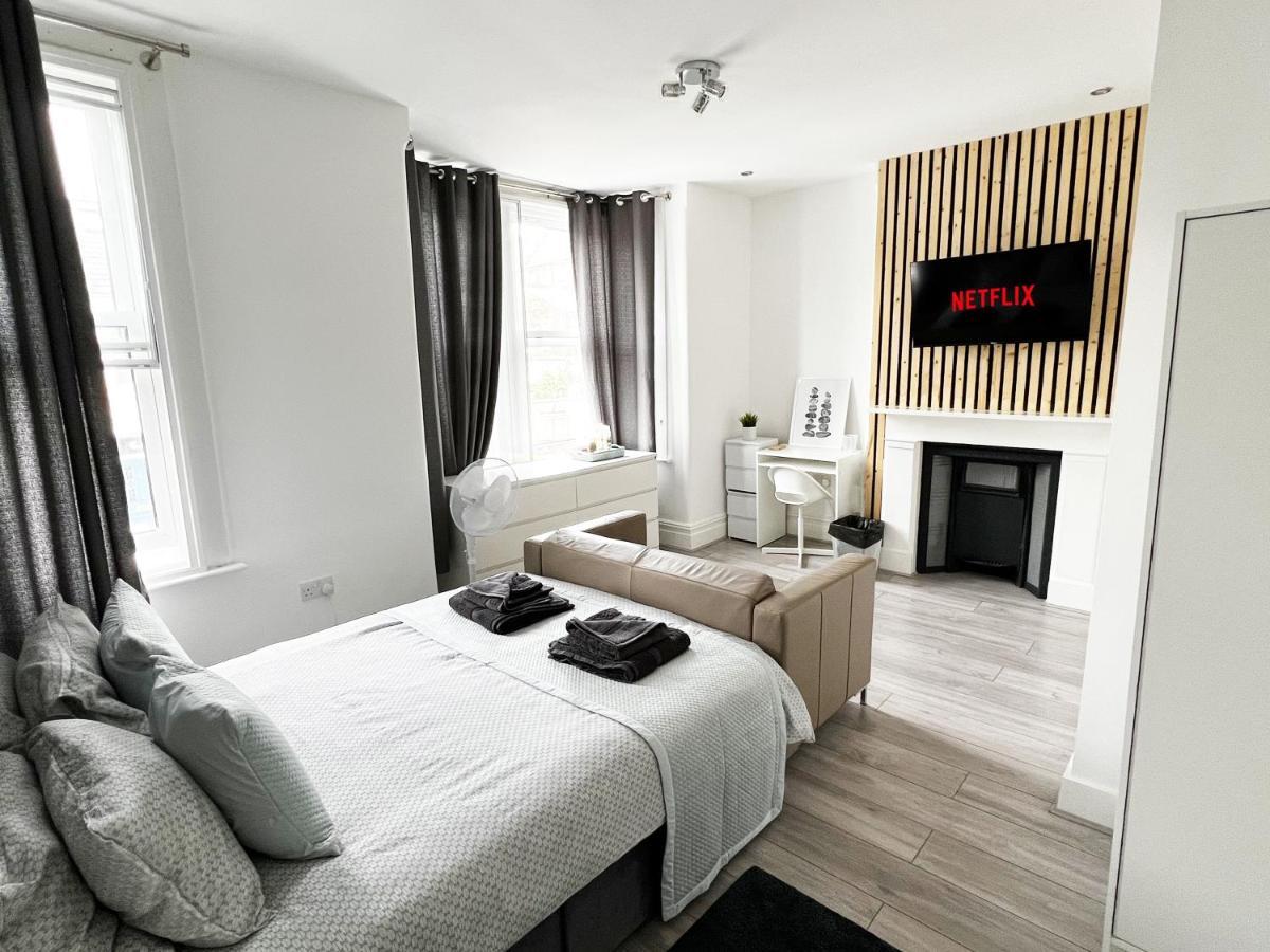 Minet Gardens House - 6 *