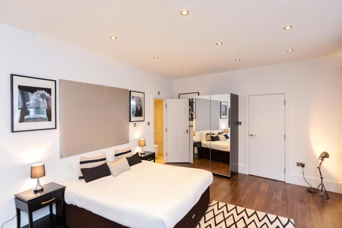 Clockwork Flats Apartment *