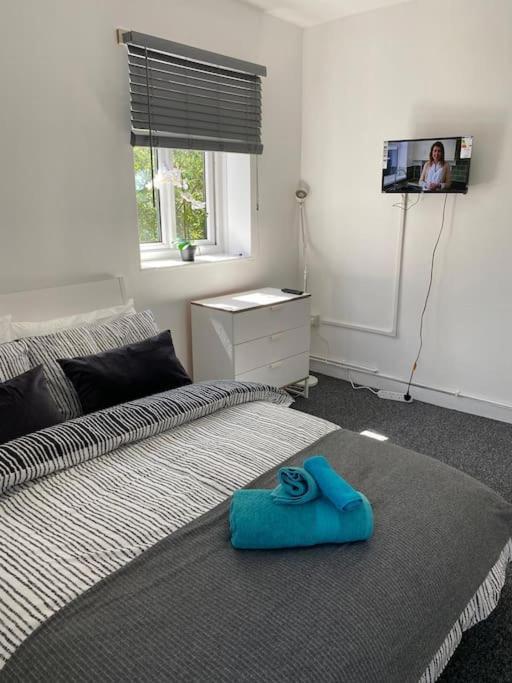 Lovely 2 Bedroom Flat In Greater * London