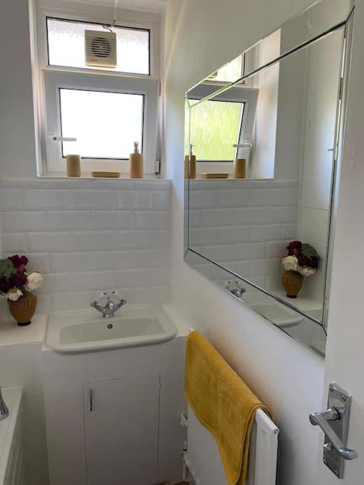 Lägenhet Lovely 2 Bedroom Flat In Greater London