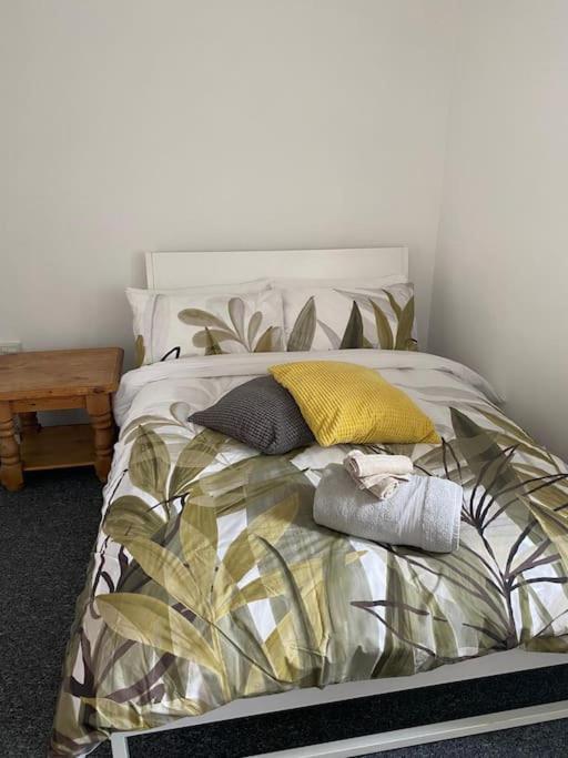 Lägenhet Lovely 2 Bedroom Flat In Greater *
