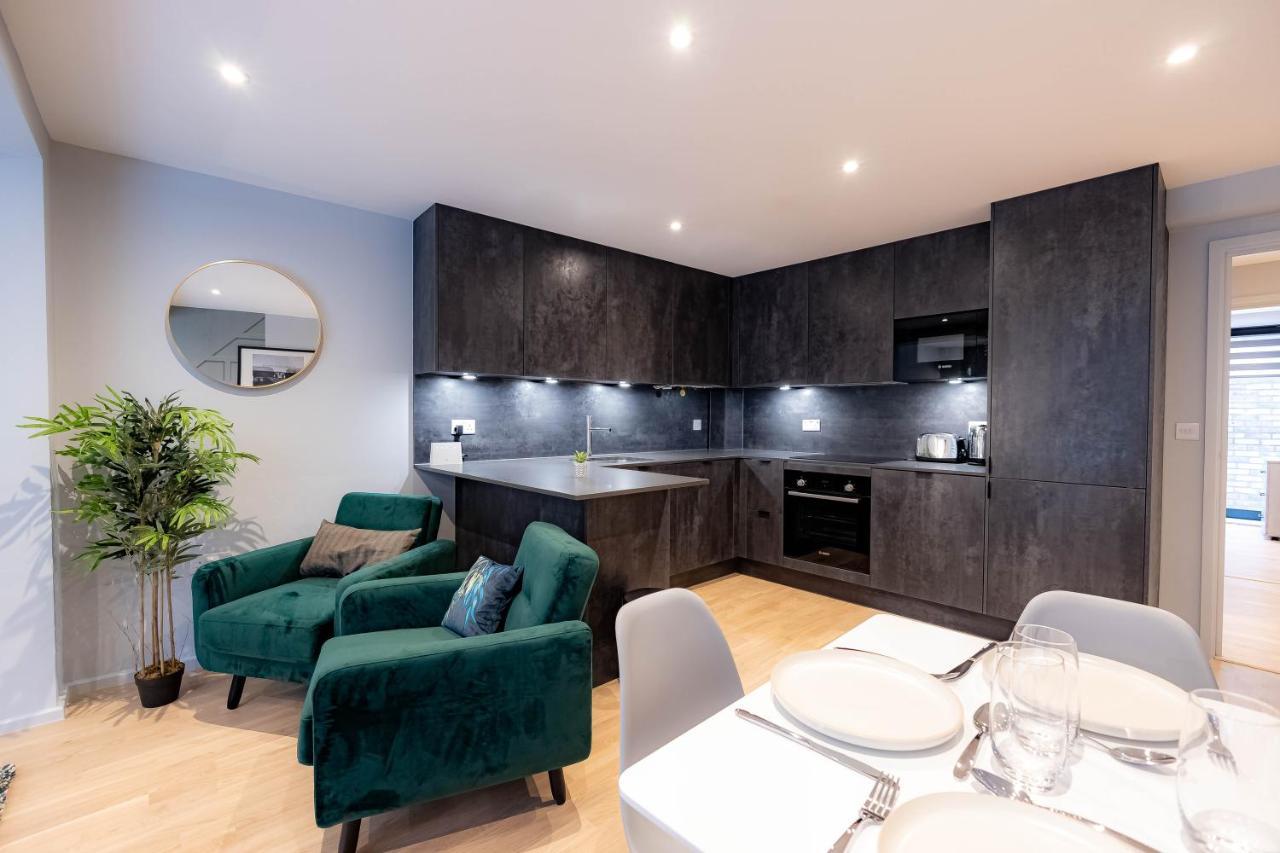 Luxurious Hackney Near Train Station Feriehus London