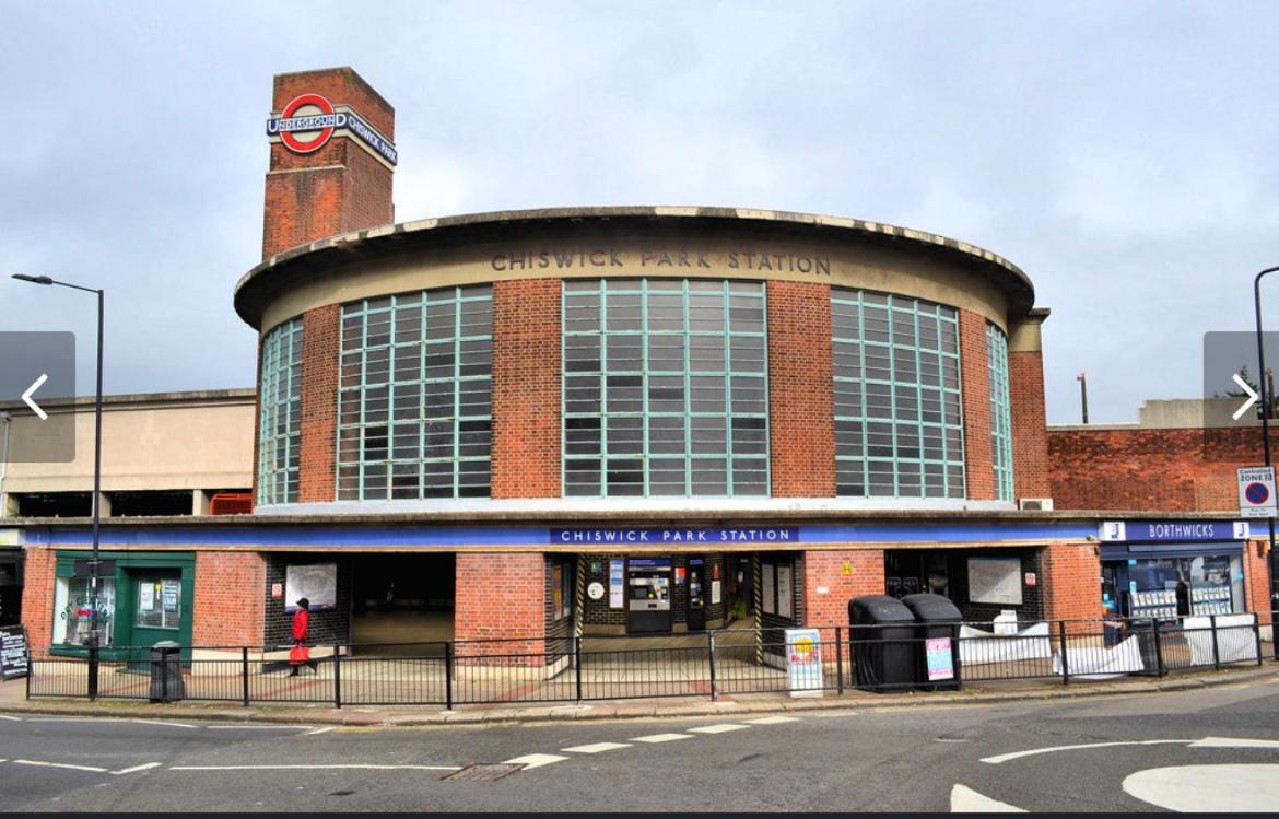 Appartement 2 Bedroom Chiswick Park Tube Station