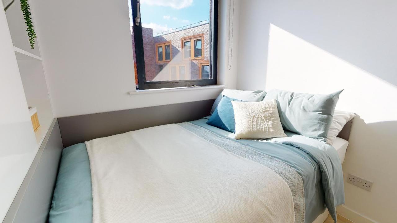 For Students Only Private Bedrooms With Shared Kitchen And At Iq Haywood House In Lägenhet