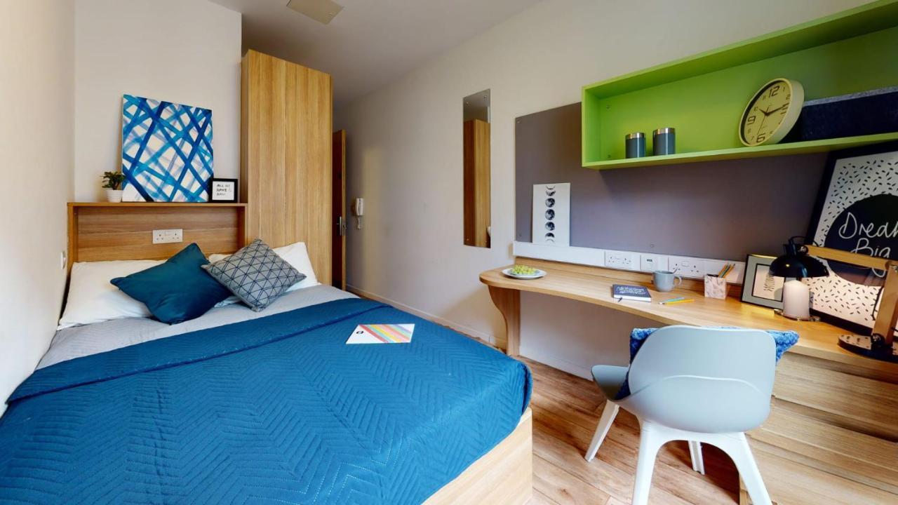 Private Bedrooms And Minutes Away From Wembley Stadium At Sterling Court Apartment London