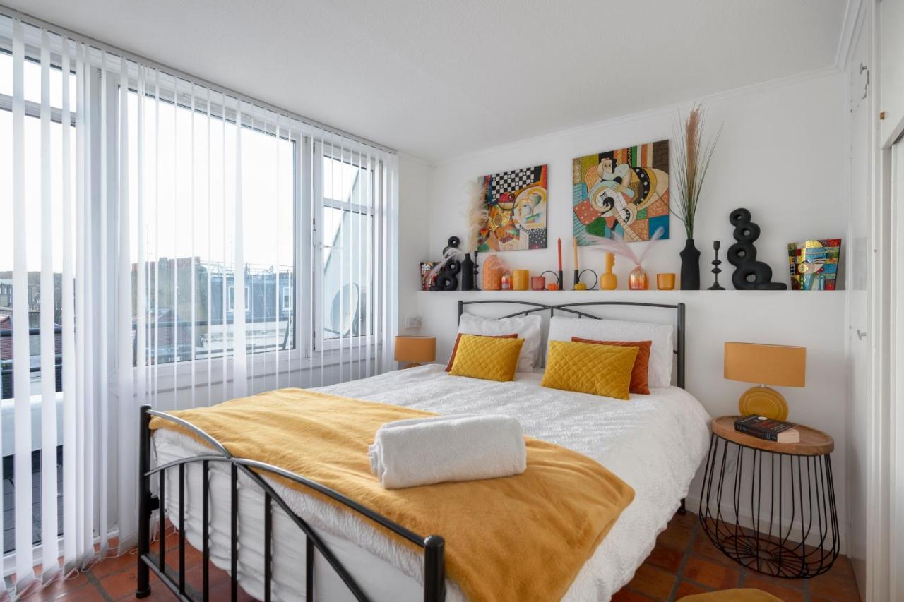 Hyde Park Rooftop Two Bedroom * Londen