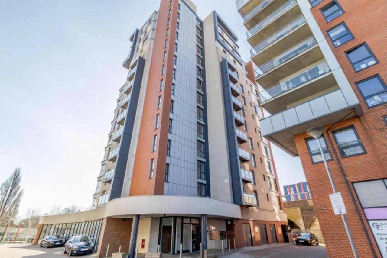 Lovely Luxury 1-bed In Wembley *