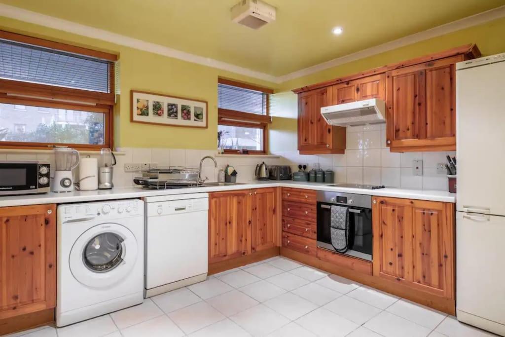 1 Bedroom Flat With Free Parking Appartement