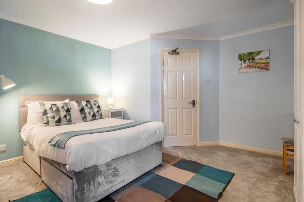 1 Bedroom Flat With Free Parking Appartement